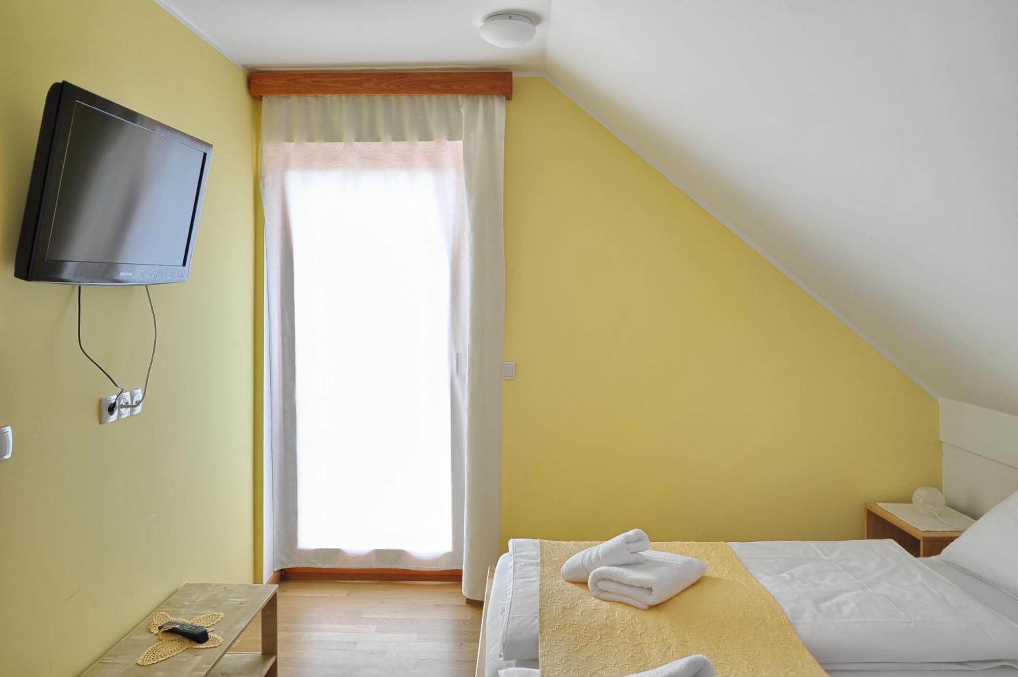 Farm Stay Jarc Vineyard Svecina Quarto foto