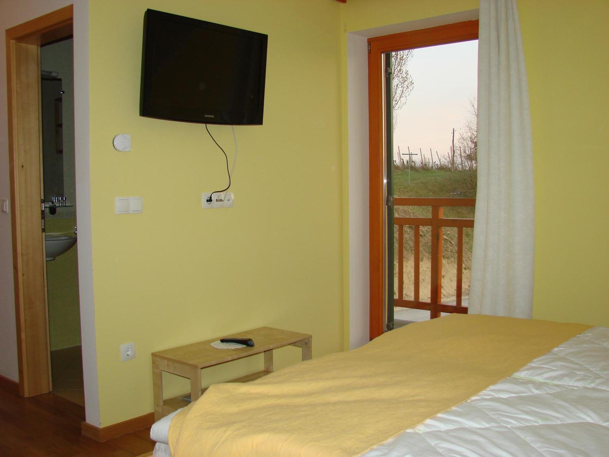 Farm Stay Jarc Vineyard Svecina Quarto foto