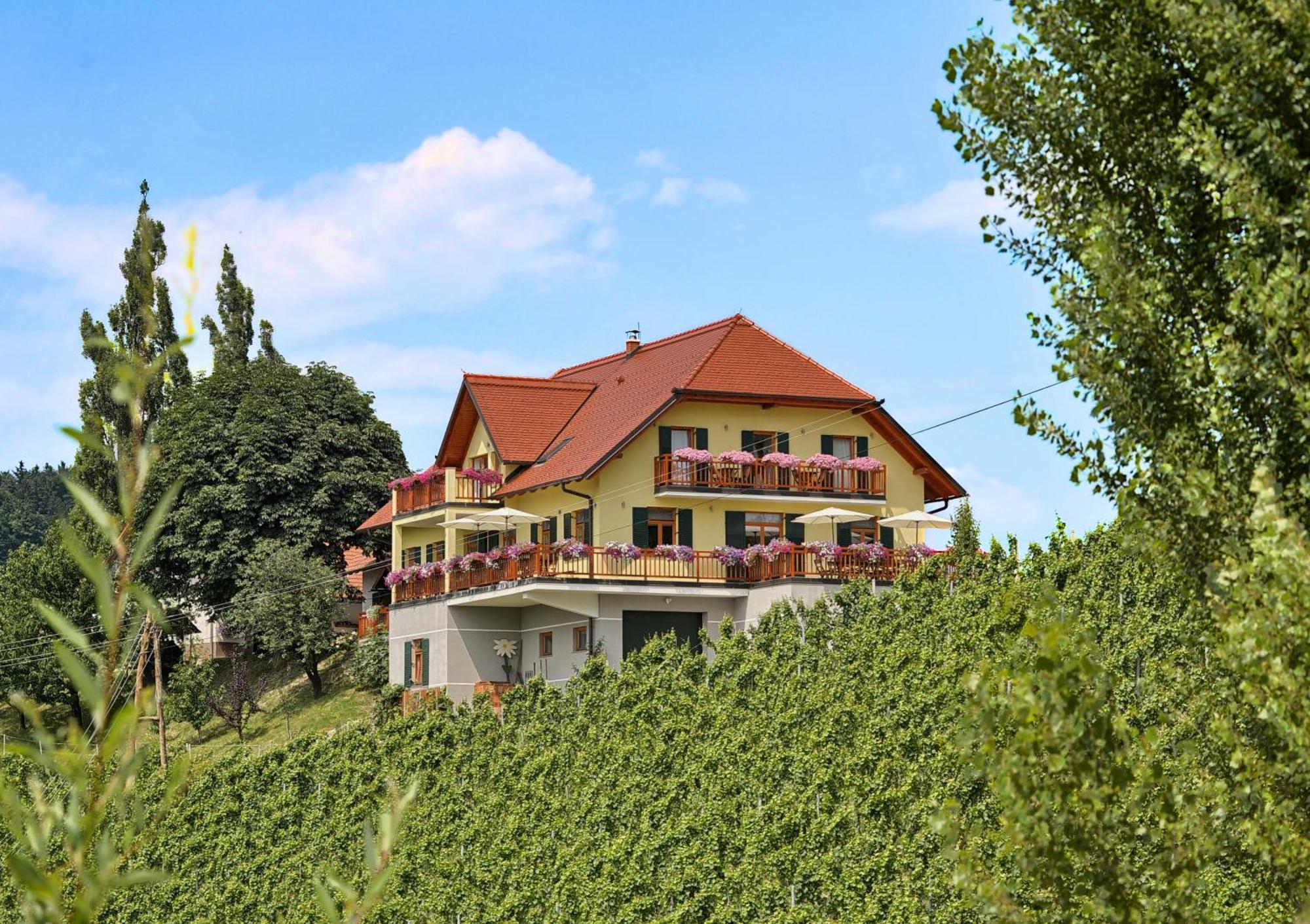 Farm Stay Jarc Vineyard Svecina Exterior foto