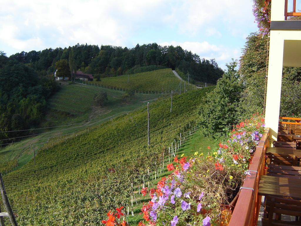 Farm Stay Jarc Vineyard Svecina Exterior foto