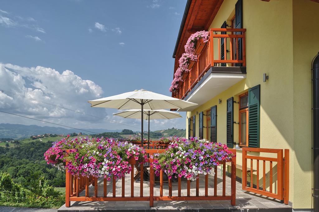 Farm Stay Jarc Vineyard Svecina Exterior foto