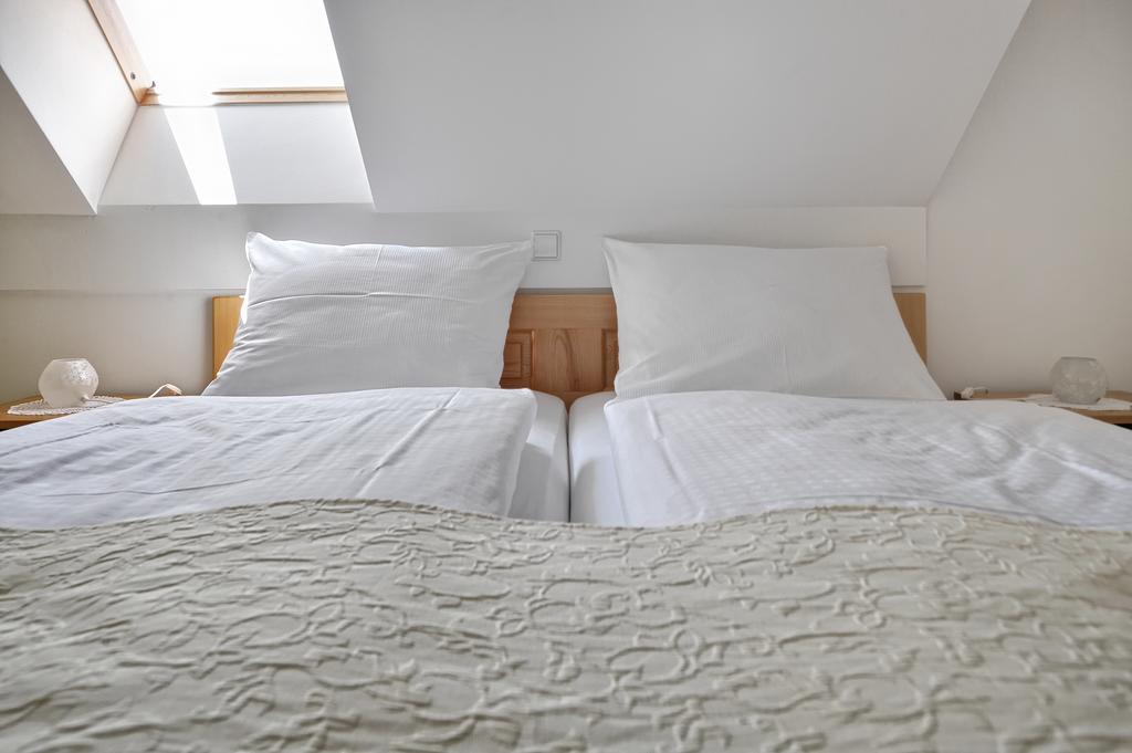 Farm Stay Jarc Vineyard Svecina Quarto foto